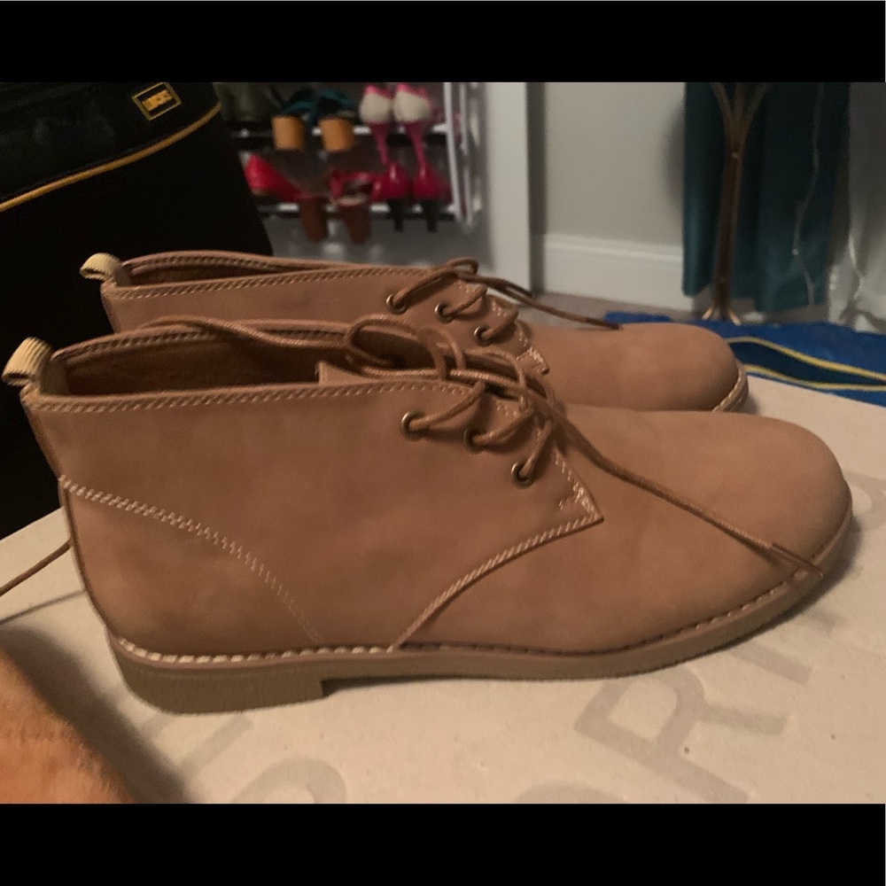 New Women’s Bootie Size 10